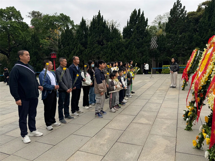緬懷英烈志，傳承民族魂—黃花崗七十二烈士陵園祭奠活動   -3