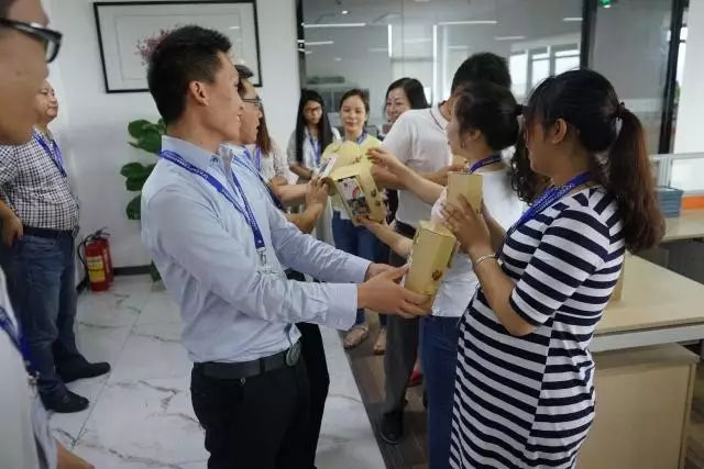 送上節日的祝福，你辛苦了