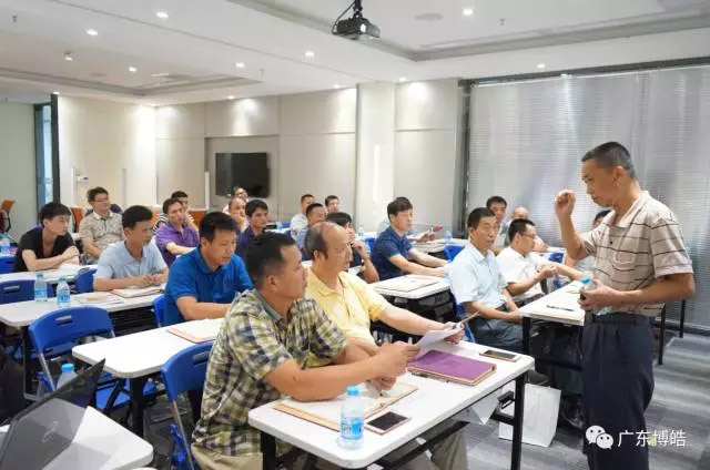 主講&mdash;&mdash;原中國玻璃鋼協(xié)會技術(shù)研修的模具制作特聘講師、廣東博皓復(fù)合材料有限公司復(fù)合材料應(yīng)用技術(shù)總顧問譚永枝老師